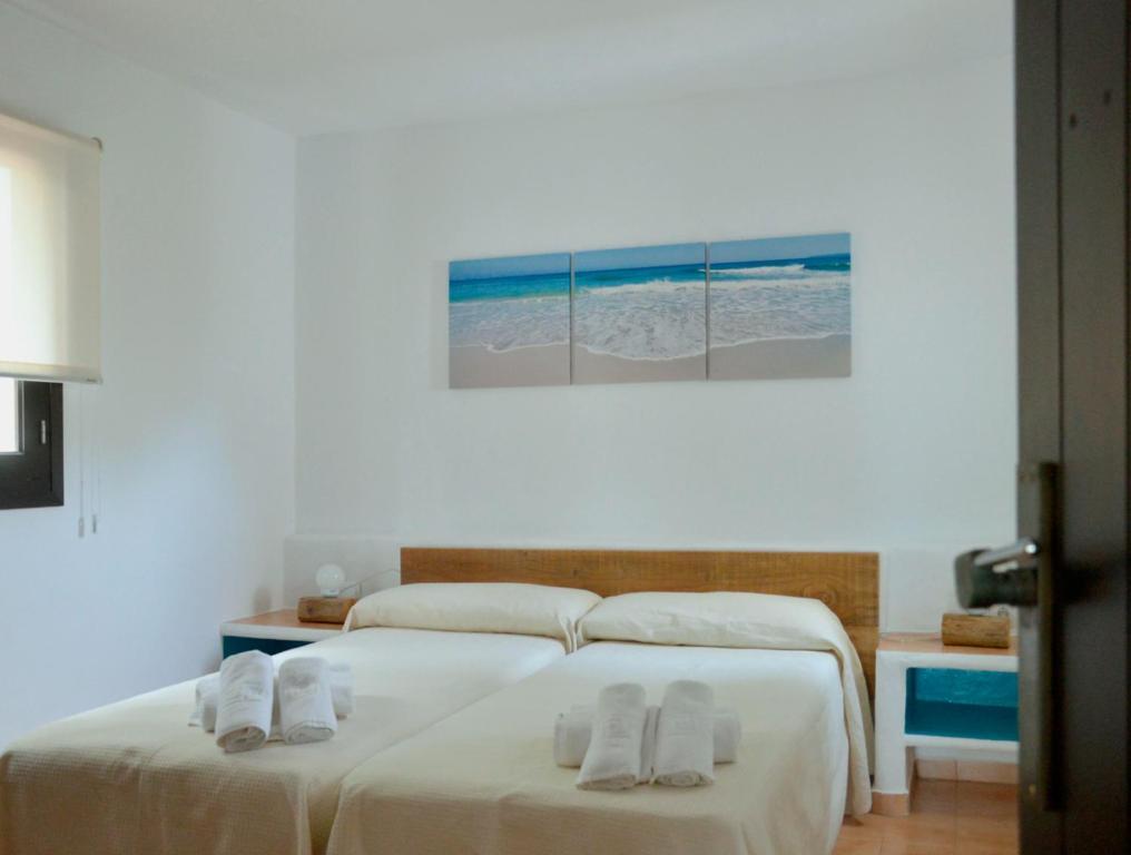 Apartamentos Noray Es Calo  Ruang foto