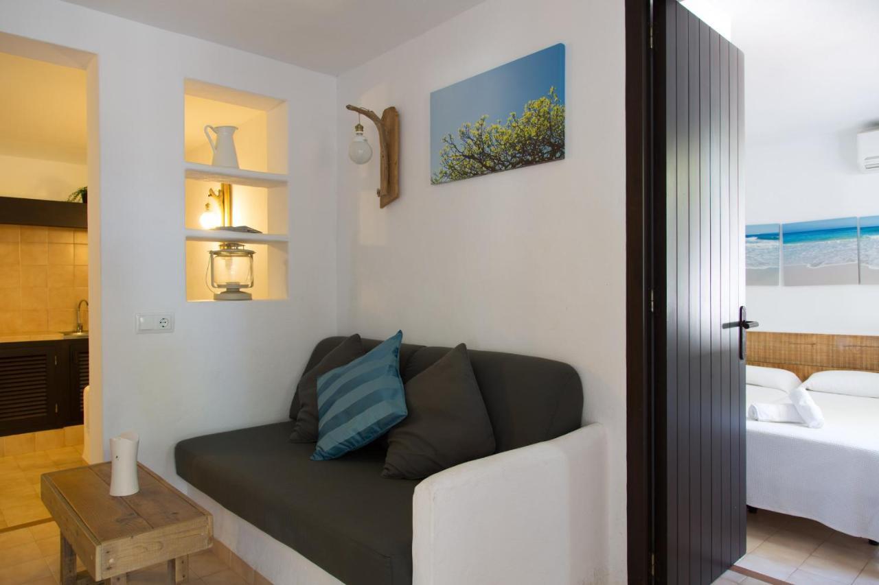 Apartamentos Noray Es Calo  Bagian luar foto