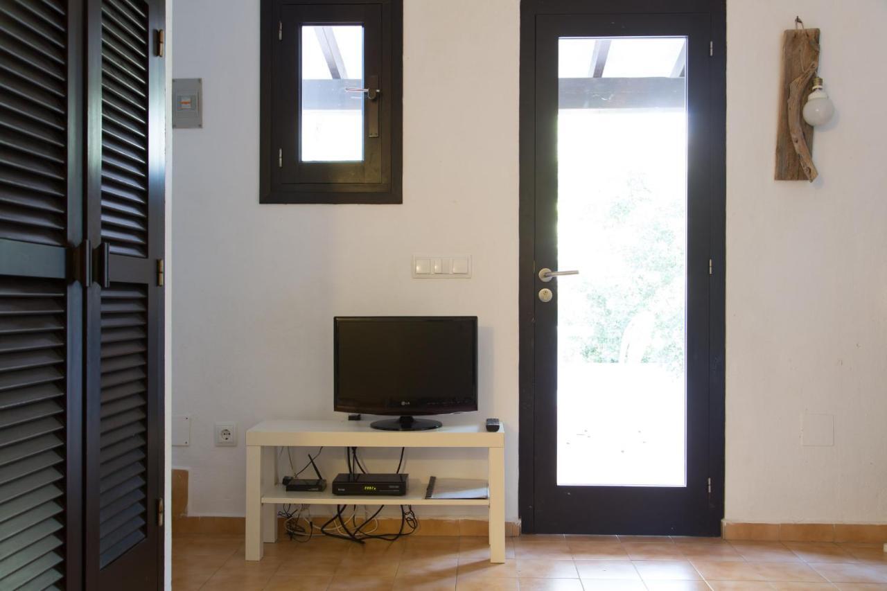 Apartamentos Noray Es Calo  Bagian luar foto
