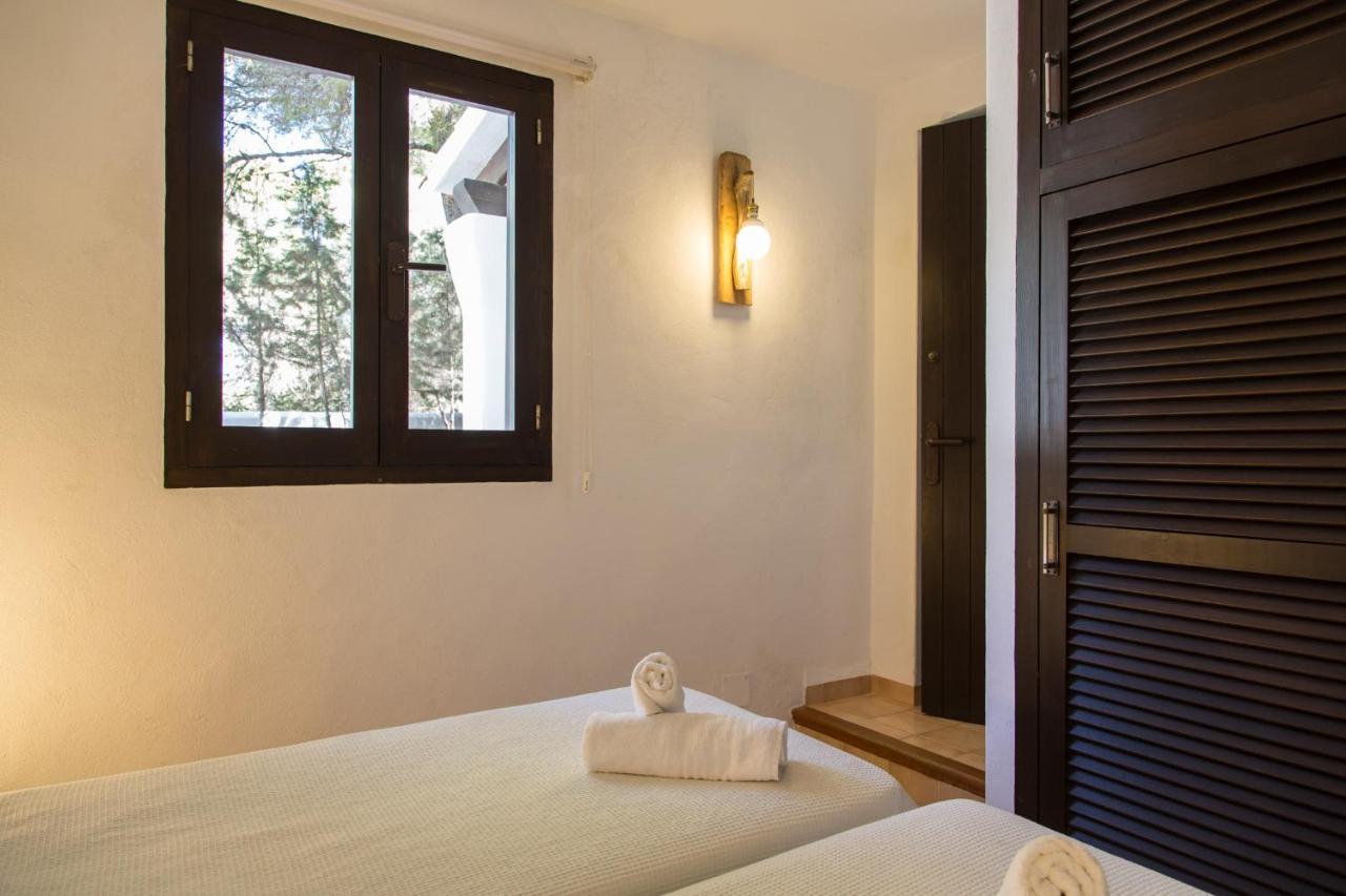 Apartamentos Noray Es Calo  Bagian luar foto